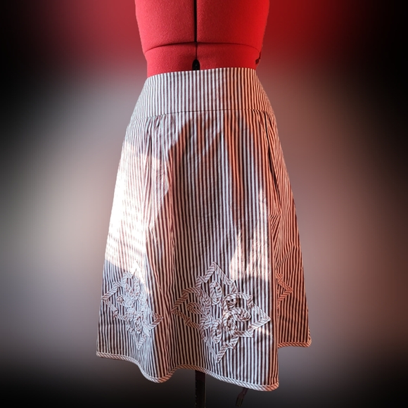 LOFT Red and White A-Line Skirt with Pleated Cut Out - Picture 3 of 5